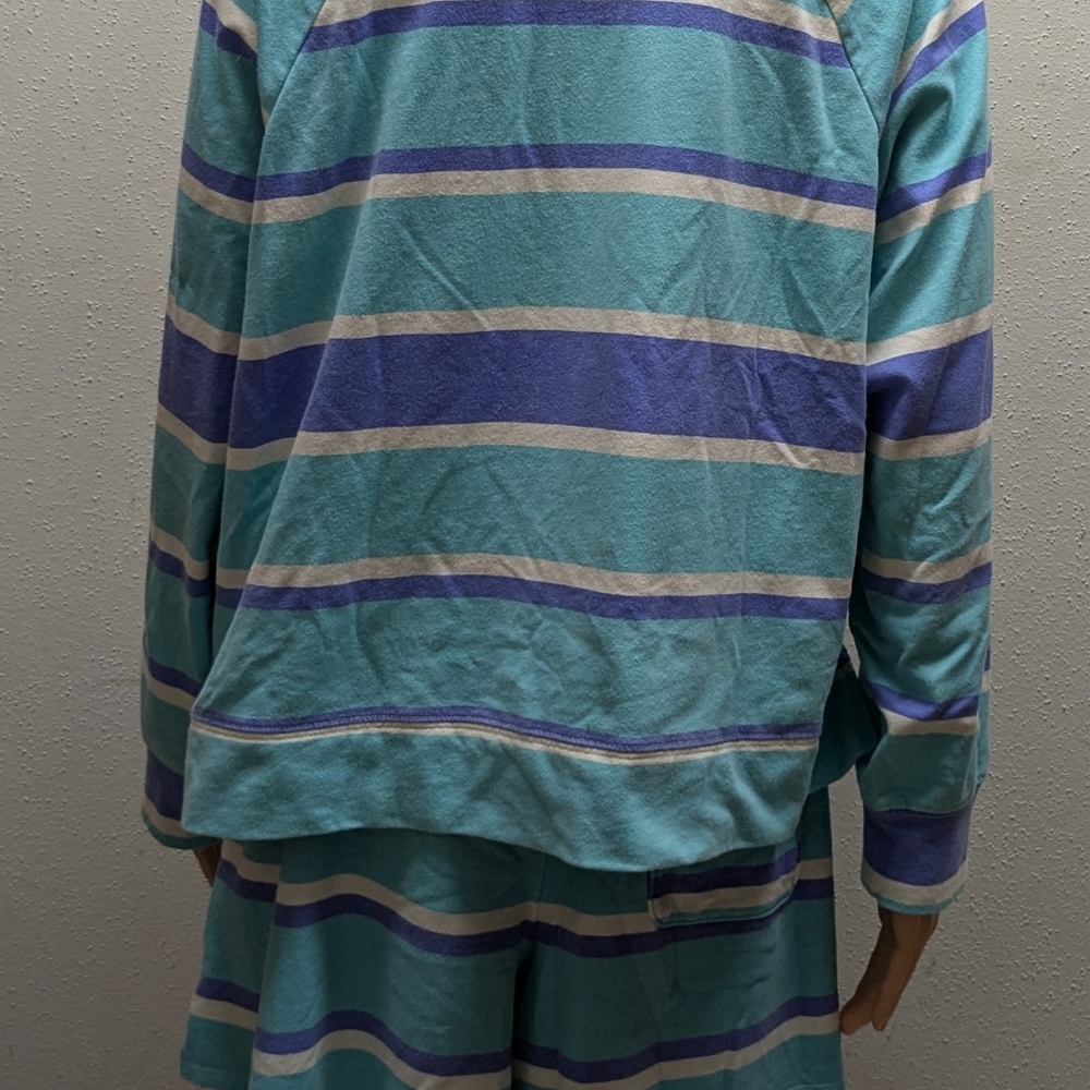 Loungewear, sweatshirt and shorts WildFox Brand, XL(SIZE 18-20) drawstring waist - Picture 4 of 8